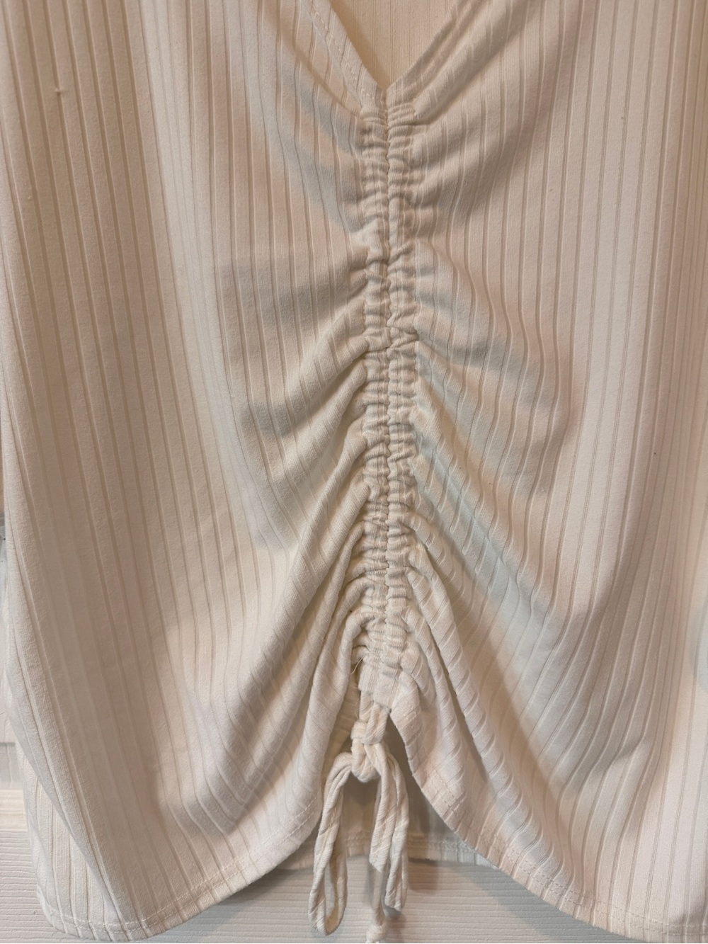 Discreet Cream Ribbed Ruched V-Neck Crop Top - Picture 2 of 3